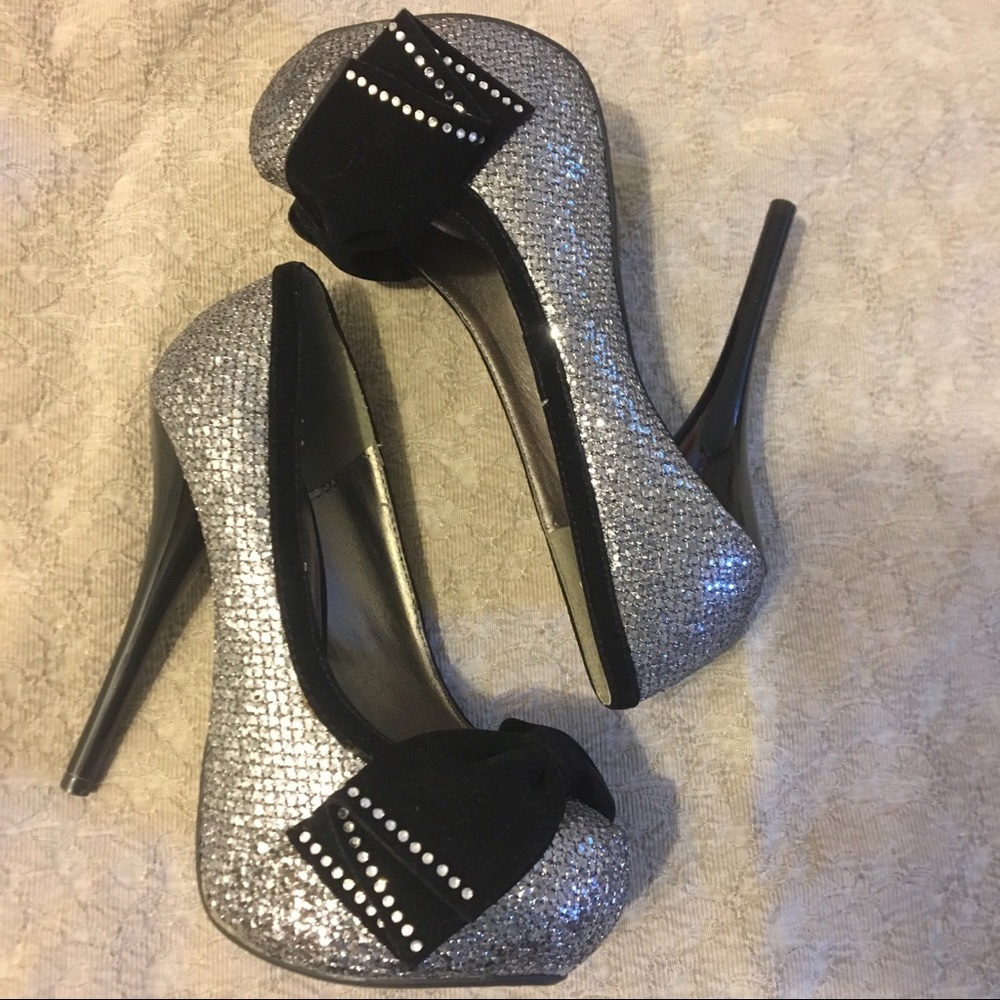 Qupid silver platform glitter heels size 7